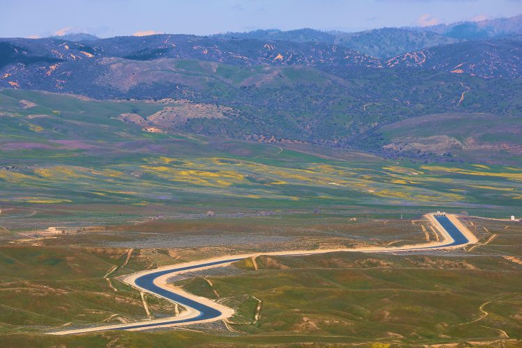 bigstock-California-Aqueduct-Which-Is-W-293642143-750x500